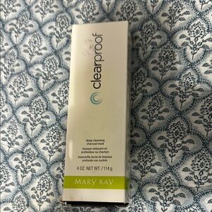 Mary Kay Clearproof Deep-Cleansing Charcoal Mask